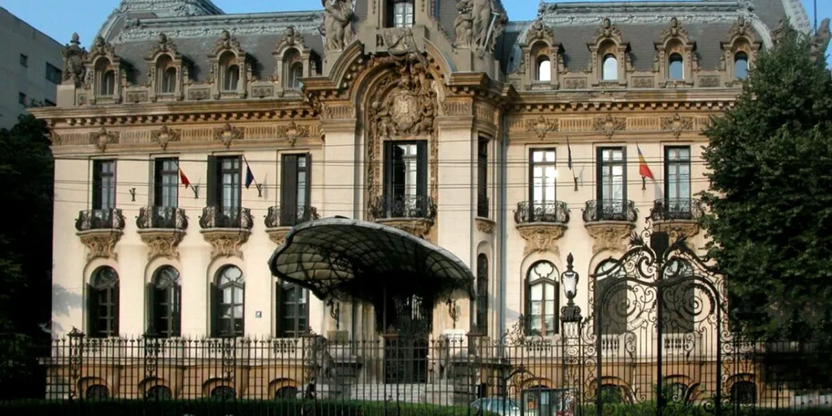 Un raport preliminar al unei comisii de experți, constituită recent de Ministerul Culturii, indică faptul că bunurile de valoare istorică din fondul național sunt într-o stare de conservare mai bună decât s-a crezut inițial, însă situația rămâne încă sub observație și necesită măsuri concrete de îmbunătățire
