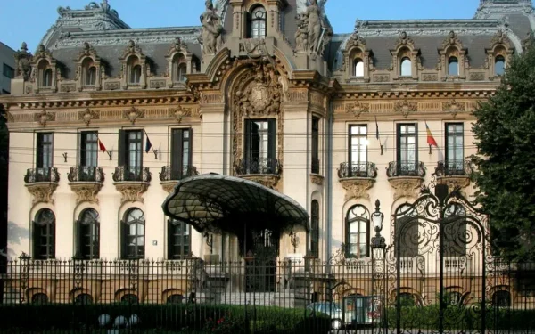 Un raport preliminar al unei comisii de experți, constituită recent de Ministerul Culturii, indică faptul că bunurile de valoare istorică din fondul național sunt într-o stare de conservare mai bună decât s-a crezut inițial, însă situația rămâne încă sub observație și necesită măsuri concrete de îmbunătățire