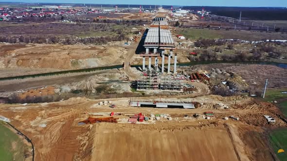 Autostrada de Centură Bucureşti Nord avansează, dar ritmul rămâne lent Lucrările pe lotul 1 al Autostrăzii de Centură Bucureşti Nord (A0), între Joiţa şi Corbeanca, au înregistrat, până în prezent, un progres de aproximativ 40%, anunță oficialii CNAIR