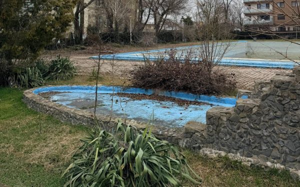 Sectorul 6 extinde inițiativa de sprijin alimentar pentru elevi și vulnerable Sectorul 6 din Capitală face un pas important spre sprijinirea comunității sale prin extinderea activităților Băncii Locale de Alimente, un proiect care a devenit esențial în combaterea problemelor legate de securitatea alimentară în rândul celor mai fragili membri ai societății