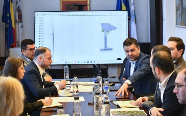 Primarii din Capitală continuă să-și coordoneze eforturile pentru transformarea orașului în următorii ani, iar sectorul 2 devine centrul unor proiecte majore de infrastructură și spații verzi, în cadrul unei întâlniri recente între edilul sectorului, Rareș Hopincă, și Ciprian Ciucu, primarul general al Capitalei