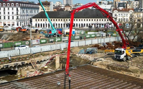 Lucrările de modernizare a Piaței Unirii continuă, însă detaliile cu privire la descoperirile arheologice făcute sub paviment rămân secrete protejate de lege