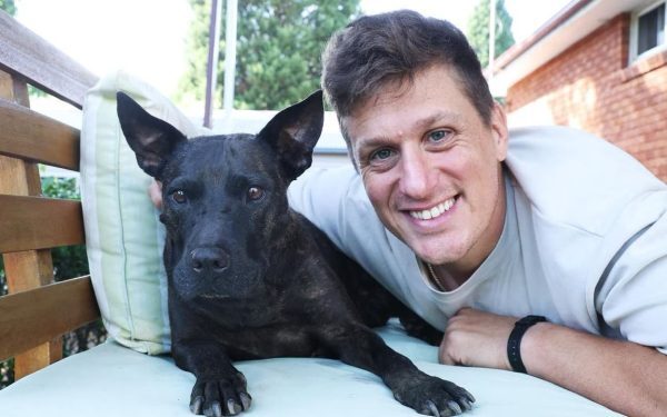 Un antreprenor din Sydney a folosit inteligența artificială pentru a salva un câine diagnosticat cu cancer agresiv, într-un caz care poate marca începutul unei revoluții în medicina veterinară personalizată
