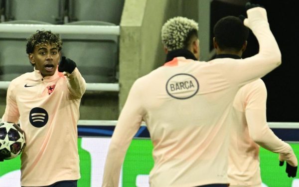 Barcelona se pregătește de meciul crucial din Liga Campionilor la Newcastle FC Barcelona a ajuns în Marea Britanie pentru partida din optimile Ligii Campionilor, programată pentru această seară, de la ora 21:00, pe stadionul Saint James’ Park