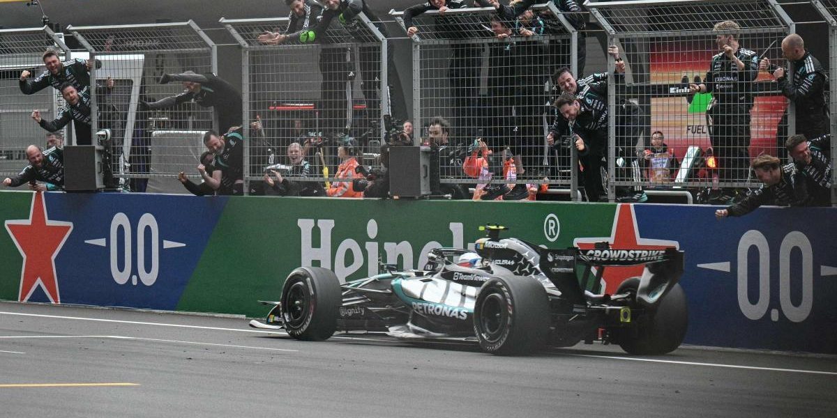 Antonelli câștigă în F1 Cina, Russell și Hamilton pe podium