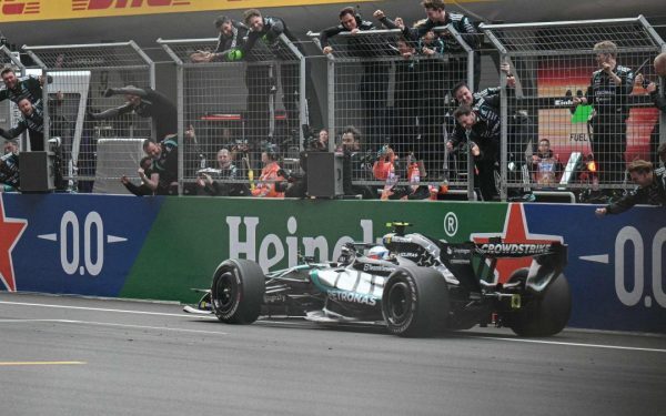 Antonelli câștigă în F1 Cina, Russell și Hamilton pe podium