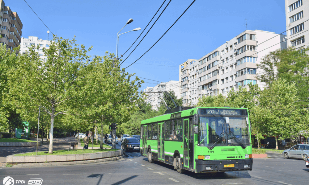 Bucureștiul se pregătește pentru o adevărată revoluție în transportul public: lucrări ample de reabilitare a tramvaielor și modificări majore în circulație Pe măsură ce Capitala intră în noua etapă de modernizare a infrastructurii de transport, autoritățile anunță suspendări temporare și devieri ale principalelor linii de tramvai și troleibuz, pentru a permite lucrările de reabilitare a căii de rulare