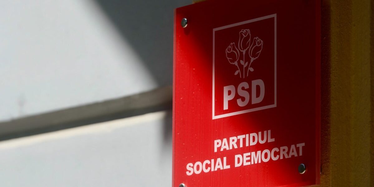 PSD depune amendamente la bugetul 2026, în urma unor tensiuni în coaliție Luni, Partidul Social Democrat a decis să completeze proiectul bugetului pentru anul 2026 printr-o serie de amendamente, acțiune ce vine pe fondul unor nemulțumiri interne și al unui eventual blocaj politic
