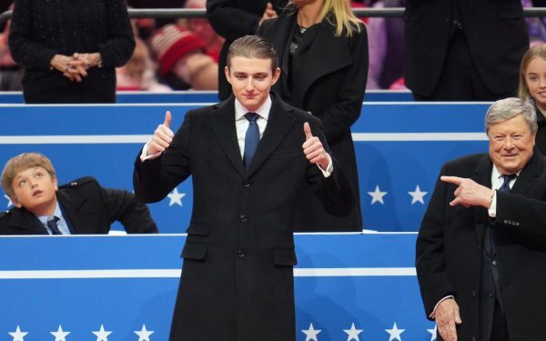 Viktor Knavs, tatăl Melaniei Trump și bunicul lui Barron, a fost o prezență constantă în evenimentele importante ale familiei Trump din ultimele luni, fiind adaptată și implicată în momentele familiale și publice de importanță