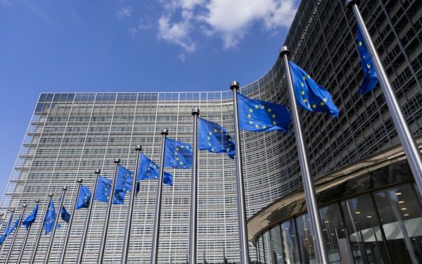 Guvernul României a aprobat o sumă record de peste jumătate de miliard de euro pentru modernizarea și extinderea infrastructurii sanitare naționale, într-un efort major de a îmbunătăți accesul populației la servicii medicale de calitate