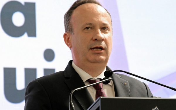 Căderea coaliției? Călin Popescu Tăriceanu și PSD critică dur deciziile ministrului Bolojan Tensiunile din cadrul coaliției guvernamentale se intensifică pe zi ce trece, odată cu ieșirea la iveală a unor critici vehemente adresate ministrului Dezvoltării, Marian Bolojan