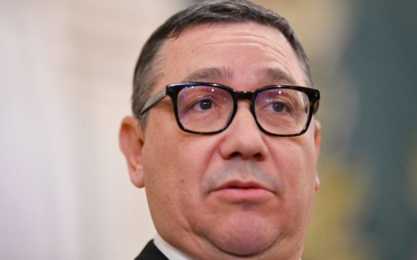 Irina Ponta, în siguranță în România după o plecare tumultuoasă în Emiratele Arabe Unite Fosta soție a premierului Victor Ponta, Irina, a revenit în țară după o serie de incidente care au stârnit îngrijorare publică și speculații