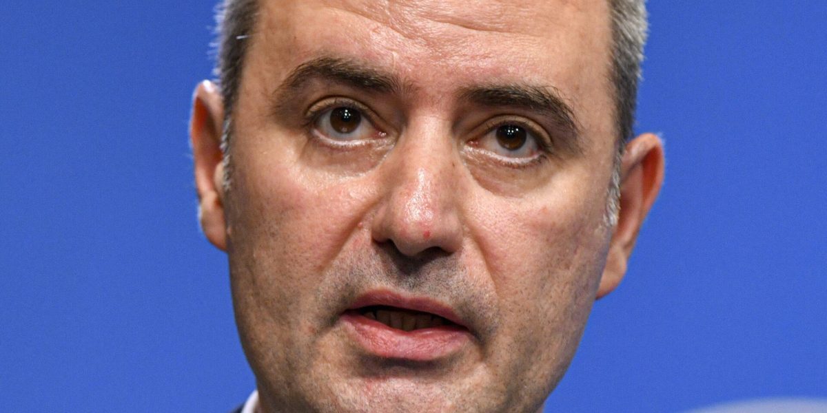 Ministrul Economiei, Alexandru Nazare, implicat într-un accident rutier pe o stradă din Sectorul 1 al Bucureștiului, a suscitat deja numeroase comentarii în mediul politic și în spațiul public