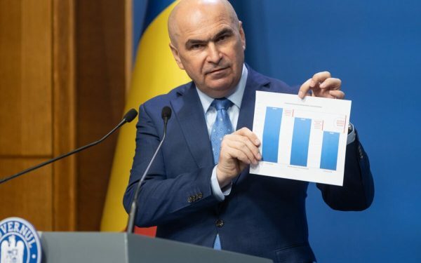 Bolojan anunță finalizarea bugetului, în ciuda provocărilor importante, și respinge acuzațiile de blocare politică Premierul Ilie Bolojan a adus clarificări importante privind stadiul elaborării bugetului de stat, în contextul recentelor tensiuni din coaliție și acuzațiile formulate de opozanți