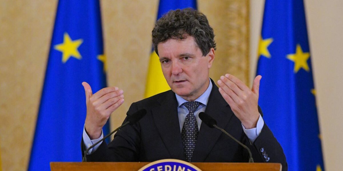 Judecătorul Claudiu Drăgușin refuză participarea la referendumul anunțat de Nicușor Dan, criticând însășa bazele legale și intențiile din spatele demersului Judecătorul Claudiu Drăgușin a declarat vineri, fără echivoc, că nu va participa la referendumul pe tema justiției anunțat recent de primarul Capitalei, Nicușor Dan