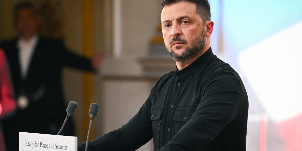 Președintele Ucrainei, Volodimir Zelenski, efectuează o vizită oficială în România, moment care captează atenția nu doar prin importanța simbolică, ci și prin subiectele concrete de pe agenda discuțiilor bilaterale