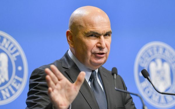 Criza globală a lanțurilor de aprovizionare și impactul asupra României: Motorina, un produs scump și greu de găsit Tensiunile economice globale, generate de perturbările din transporturile maritime și blocajele din Strâmtoarea Ormuz, își lasă amprenta și asupra României