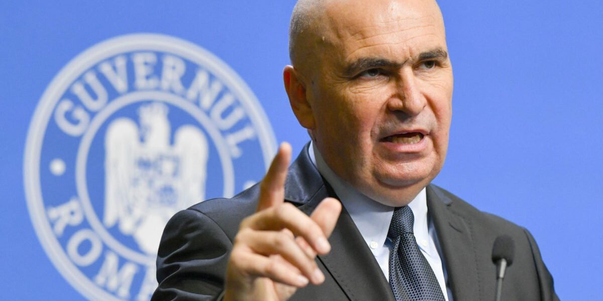 Ilie Bolojan, premierul României, a clarificat aspectele legate de posibilitatea introducerii serviciului militar obligatoriu, într-un context guvernamental în continuă schimbare și în urma creșterii tensiunilor geopolitice la nivel european