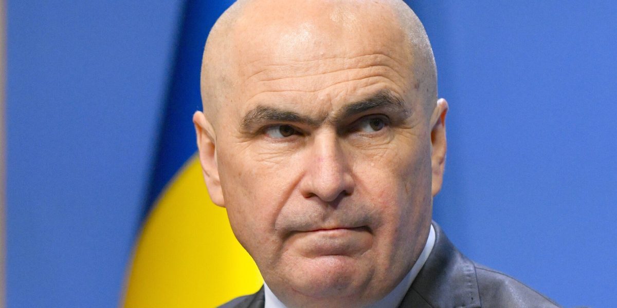 Bani încrucișați: creșterea bugetului SRI și controversele din jurul alocărilor bugetare ale ministerelor Măririle bugetare din ultimele luni au ridicat semne de întrebare în contextul reducerilor evidente din alte domenii, precum sănătatea sau educația