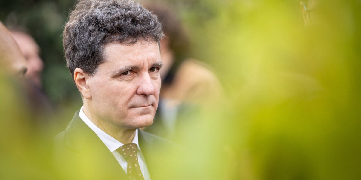 Nicușor Dan va întări parteneriatul strategic româno-polon la Varșovia, într-un moment crucial pentru securitatea europeană Președintele României, Nicușor Dan, va întreprinde joi o vizită oficială în Polonia, vizând consolidarea colaborării dintre cele două state în contextul recentei escaladări a tensiunilor de securitate în Europa