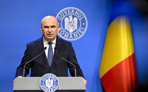 Guvernul pregătește terenul pentru amendamentele PSD în buget, în timp ce avertizează asupra riscului dezechilibrelor fiscale Contextul bugetar al anului 2023 devine tot mai incert, odată cu intenția social-democraților de a introduce amendamente care ar dubla fondurile alocate anumitor programe, până la 3,4 miliarde de lei, în comparație cu cele 1,7 miliarde prevăzute în proiectul inițial