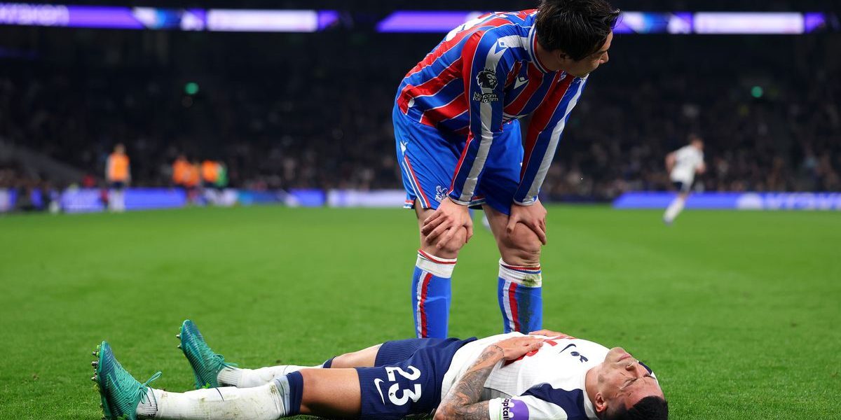 Tottenham a suferit o înfrângere severă pe propriul teren, fiind învinsă cu scorul de 1-3 de Crystal Palace, într-un meci crucial pentru lupta lor de a evita retrogradarea în Premier League