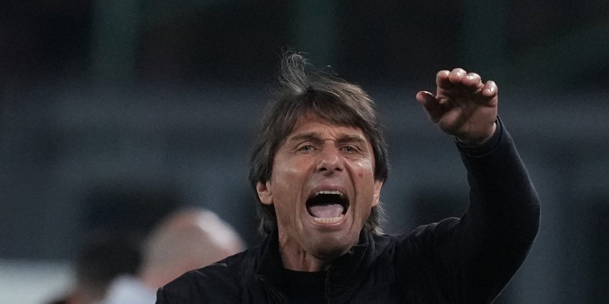 Napoli visează victorie și calificare în Liga Campionilor