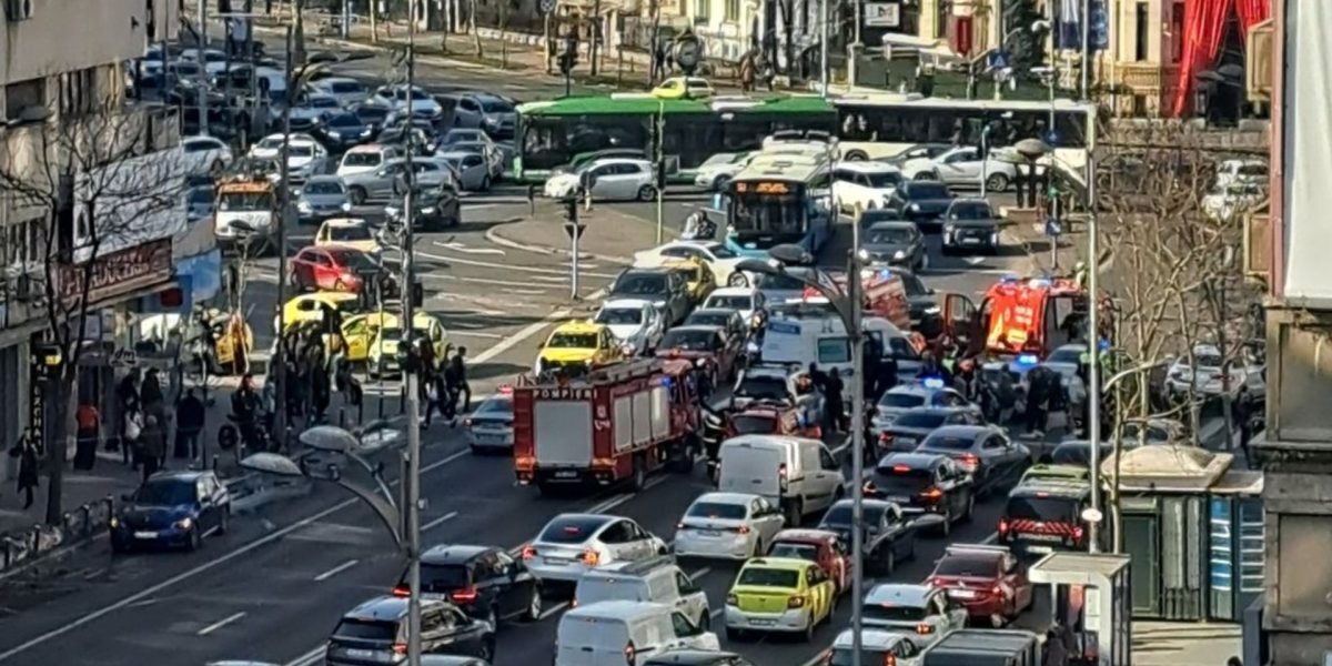 Un grav accident rutier sau, mai precis, un incident cu pieton s-a produs în această după-amiază în Piața Romană, unul dintre cele mai circulate puncte din centrul Bucureștiului