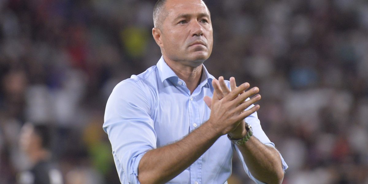 FCSB se află în centrul unei ecuații tensionate după o înfrângere usturătoare în meciul cu Universitatea Cluj, moment care a declanșat o criză internă semnificativă