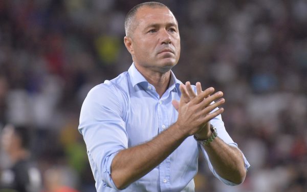 FCSB se află în centrul unei ecuații tensionate după o înfrângere usturătoare în meciul cu Universitatea Cluj, moment care a declanșat o criză internă semnificativă