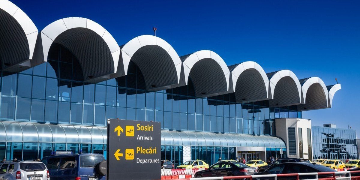 Vineri, pe Aeroportul Internațional Henri Coandă din București, au fost anulate nu mai puțin de 28 de zboruri către și dinspre mai multe destinații din Orientul Mijlociu, în contextul tensiunilor și evenimentelor din regiune