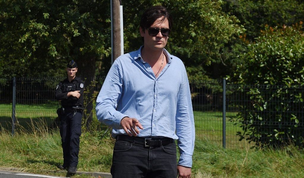 Un nou episod în conflictul familial care a răsturnat liniștea moștenirii lui Alain Delon: Alain Fabien Delon a decis să se retragă dintr-un proces judiciar deschis în Franța