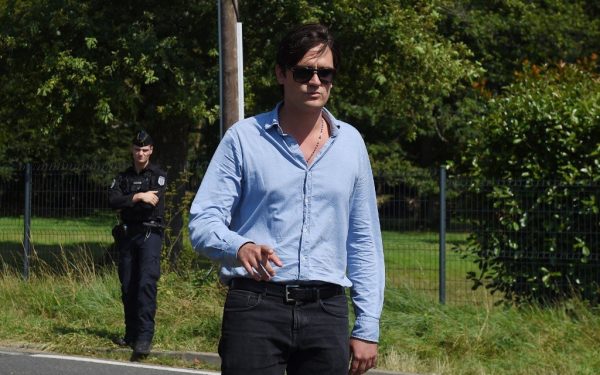 Un nou episod în conflictul familial care a răsturnat liniștea moștenirii lui Alain Delon: Alain Fabien Delon a decis să se retragă dintr-un proces judiciar deschis în Franța