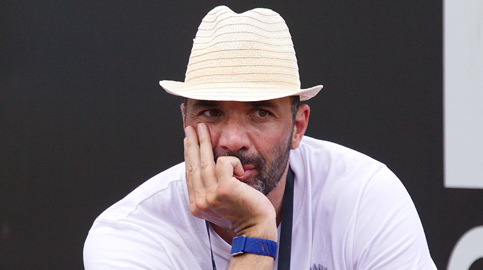 Alexandru Țiriac, fiul milionarului român Ion Țiriac, a părăsit cu rapiditate Dubaiul, după ce orașul a fost ținta unor atacuri cu rachetă lansate de Iran