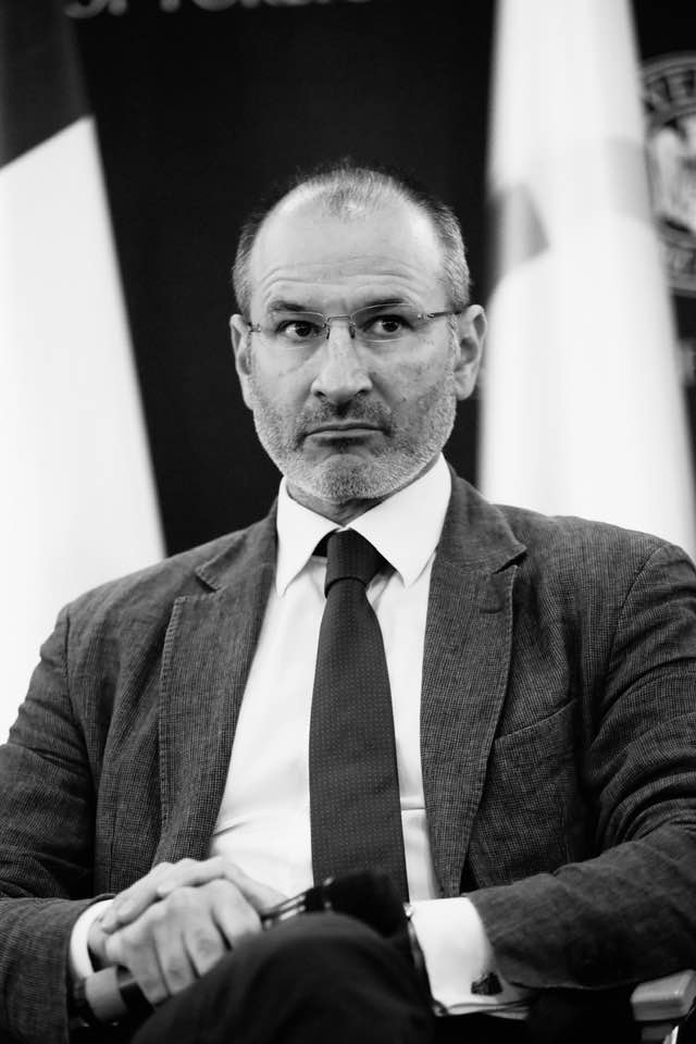 România organizează primul zbor charter pentru repatrierea românilor din Qatar, în ciuda dificultăților create de conflictul din Orientul Mijlociu Într-un efort susținut de a asigura securitatea și evacuarea cetățenilor români afectați de escaladarea conflictului din Orientul Mijlociu, Ministerul de Externe a anunțat organizarea unui zbor charter Riad – București pentru un grup de români aflați în Qatar