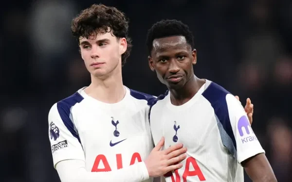 Tottenham speră să-și salveze sezonul european în fața lui Atletico Madrid Tottenham Hotspur a pornit marți seară într-o misiune dificilă, încercând să obțină o calificare spectaculoasă în optimile Ligii Campionilor, după o perioadă de coșmar în campionatul intern