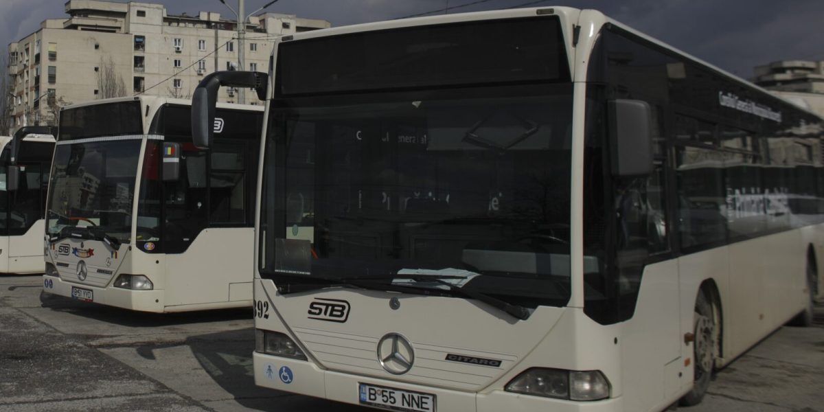 Prima săptămână de aplicare a programului de lucru redus la Societatea de Transport București (STB) aduce schimbări semnificative pentru mii de angajați, dar și pentru bugetul companiei, aflat în fața unor dificultăți financiare majore
