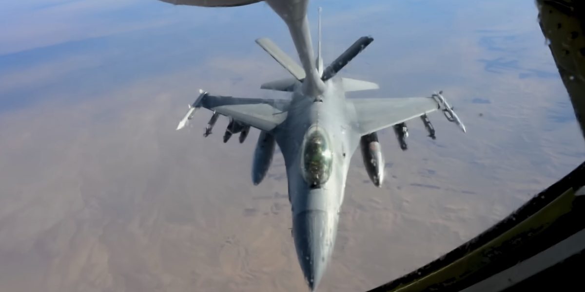 Primele trei avioane-cisternă americane au ajuns în România