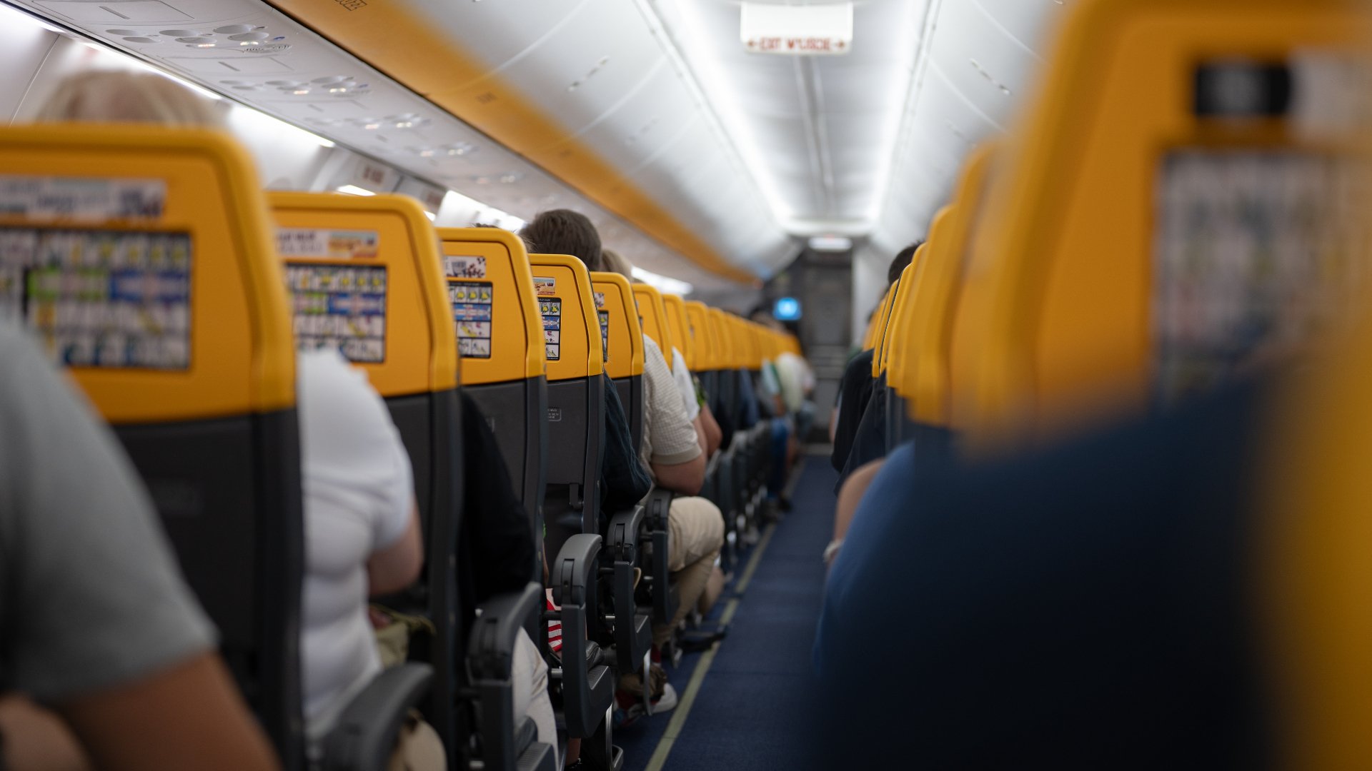 Primul zbor de repatriere a românilor blocați în Orientul Mijlociu, finanțat de stat, a decolat în această după-amiază din Muscat, Oman, și urmează să aterizeze pe Aeroportul Otopeni în jurul orei 2:44