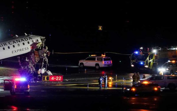 O coliziune tragică pe aeroportul LaGuardia din New York a zguduit miercuri dimineața industria aeronautică și a disruptat traficul aerian în cea mai aglomerată zonă a orașului