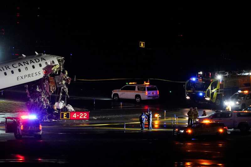 O coliziune tragică pe aeroportul LaGuardia din New York a zguduit miercuri dimineața industria aeronautică și a disruptat traficul aerian în cea mai aglomerată zonă a orașului
