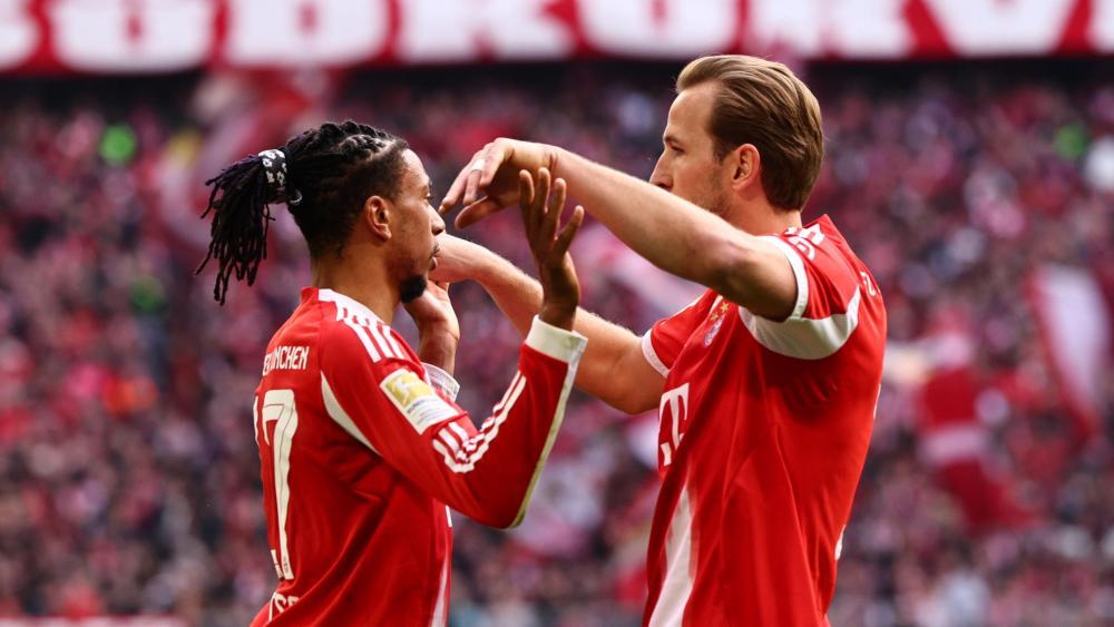 FC Bayern München continuă avansul spre titlul de campioană, în timp ce luptă pentru un record istoric FC Bayern München a obținut o victorie clară în meciul din etapa a 27-a a Bundesliga, consolidându-și poziția de lider și apropiindu-se de un record legendar