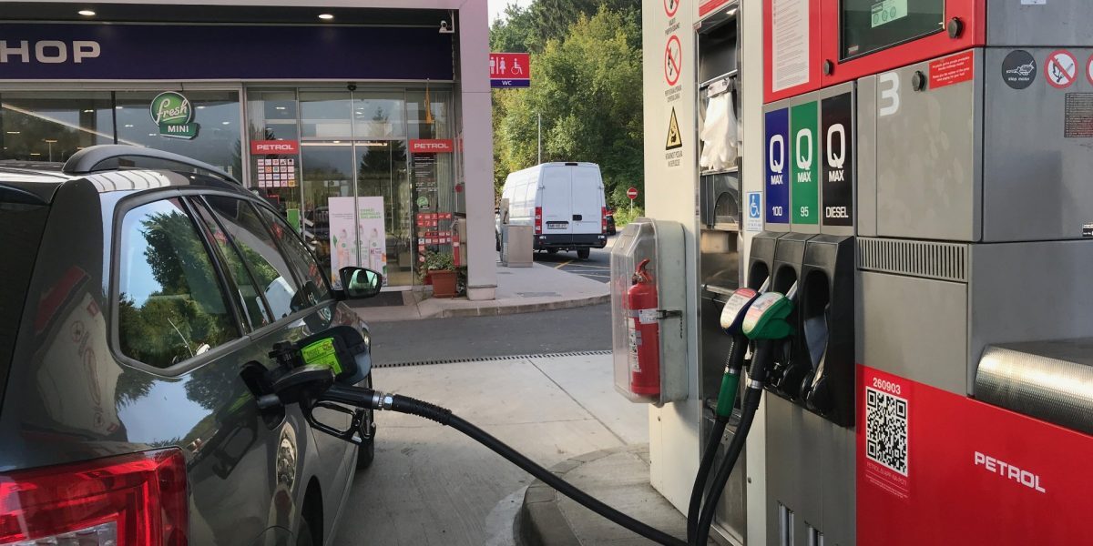 Criză temporară la pomperele din Republica Moldova: Motorina se epuizează, dar stocurile sunt încă suficiente Situația la benzinării din Republica Moldova devine din ce în ce mai complexă, pe fondul creșterii cererii pentru carburanți și a unor dificultăți în aprovizionare