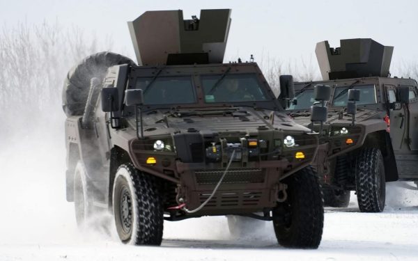 Blindatele „COBRA II” în mișcare spre unități militare din țară: MApN anunță noi transporturi strategice Deplasarea blindatelor „COBRA II” din București către mai multe zone ale țării a devenit recent subiect de interes atât pentru membrii comunităților din zonele traversate, cât și pentru experții în apărare și securitate națională