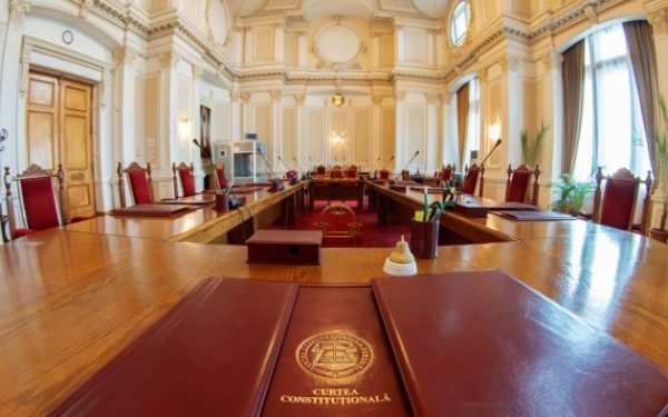 Blocul Național Sindical atacă la CCR modificările din ordonanța privind reducerea cheltuielilor publice Organizația sindicală Blocul Național Sindical (BNS) a depus oficial, astăzi, la Curtea Constituțională a României, un demers menit să conteste constituționalitatea unor prevederi din Ordonanța de urgență nr