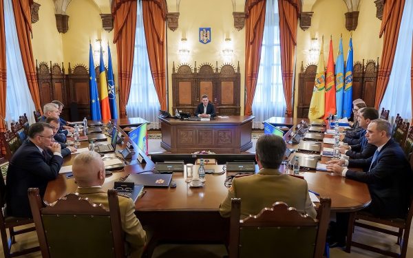 Președintele României, Nicușor Dan, a convocat miercuri de dimineață ședința Consiliului Suprem de Apărare a Țării (CSAT), o întâlnire de urgență care analizează tematici cu impact major asupra securității naționale