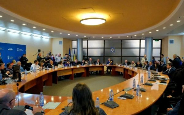 Sumele primite de consilierii locali pentru participarea la ședințe în 2026 sunt, din nou, în centrul atenției