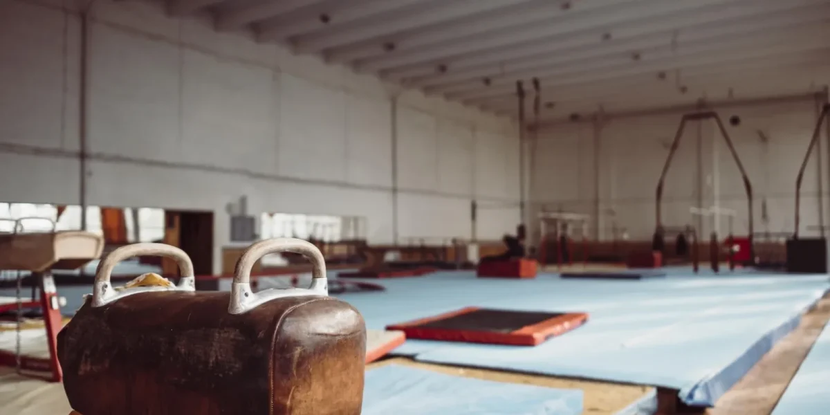Tragedie în Botoșani: un elev de doar 14 ani și-a pierdut viața după o oră de sport, iar autoritățile klinice au stabilit cauza decesului ca fiind o afecțiune ascunsă O veste extrem de dureroasă a zguduit comunitatea din Botoșani, atunci când un adolescent de 14 ani, aflat în plină tinerețe, a murit după ce a fost prins într-un incident nefast în timpul orei de educație fizică