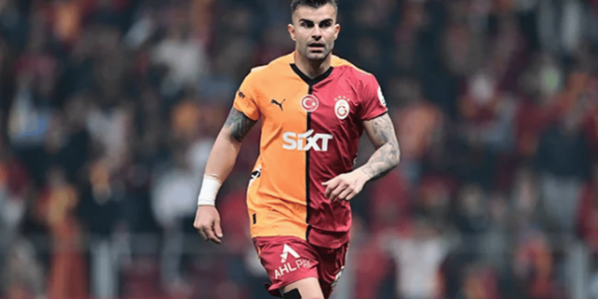 Galatasaray pregătește o nouă strategie în defensivă: tânăr solak în vizor pentru înlocuirea lui Abdülkerim? Galatasaray continuă să își consolideze planurile pentru perioada de transferuri, iar atenția principală se îndreaptă spre linia sa de apărare