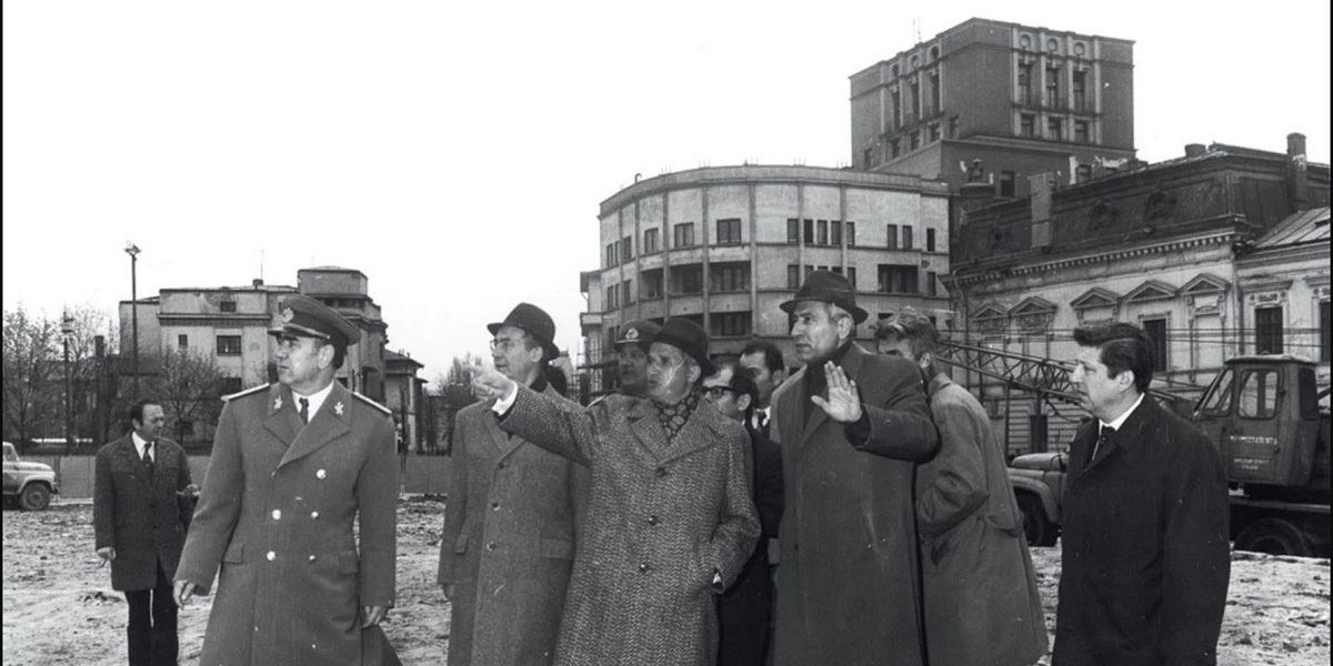 Ceaușescu, surprins la birou, află de cutremurul devastator din 1977